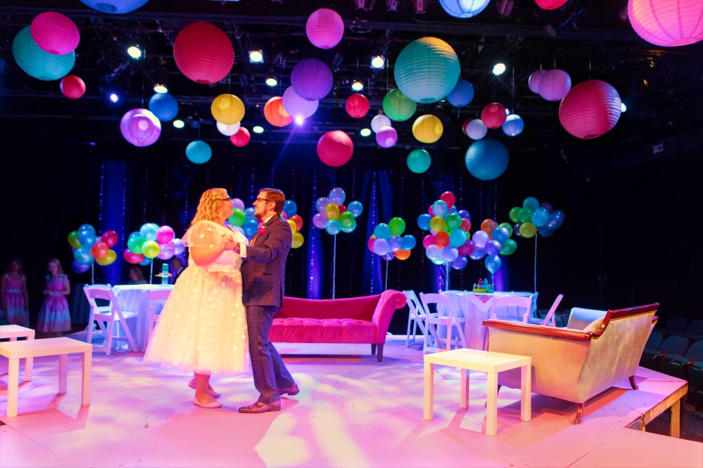 9 Ways to Make Your Wedding Glam on a&nbsp;Budget